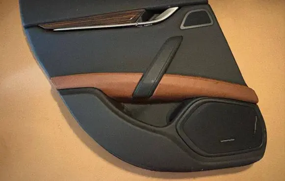 Maserati Ghibli Coupe rear side trim panel 06700497440