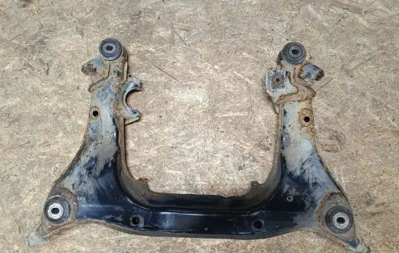 Volkswagen PASSAT B5.5 Front subframe