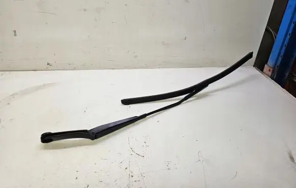 Audi Q3 F3 Front wiper blade arm 83B955407A