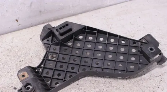 Audi Q3 8U Headlight/headlamp mounting bracket 70801L