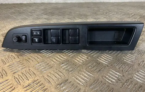 Subaru Impreza IV Electric window control switch 157588 94263FJ050 83061FJ000