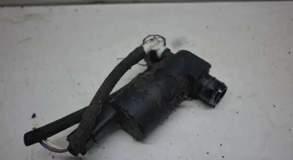 Citroen C3 Picasso Windscreen/windshield washer pump 681155