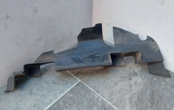 Audi A6 S6 C5 4B Intercooler air guide/duct channel 4B0121283Q