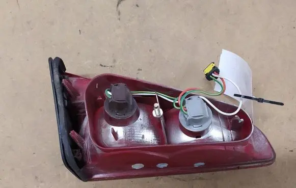 Peugeot 607 Tailgate rear/tail lights 2563