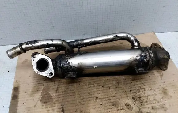 Volkswagen PASSAT B5.5 Other engine bay part