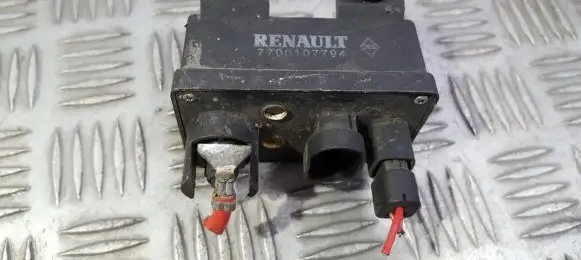 Volvo S40, V40 Glow plug pre-heat relay 7700107794