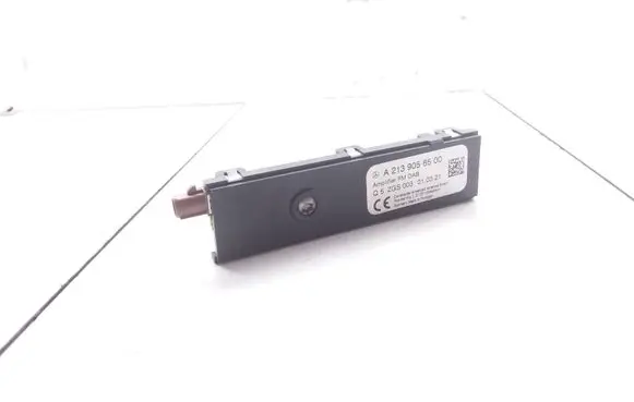 Mercedes-Benz E W213 Aerial antenna amplifier A2139056500