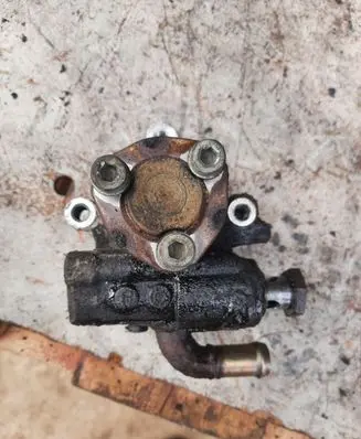 Volkswagen Transporter - Caravelle T5 Power steering pump