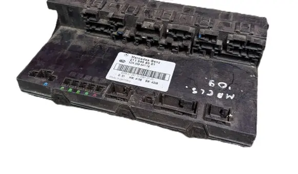 Mercedes-Benz E W211 Fuse module 2115458501 5DK00804718