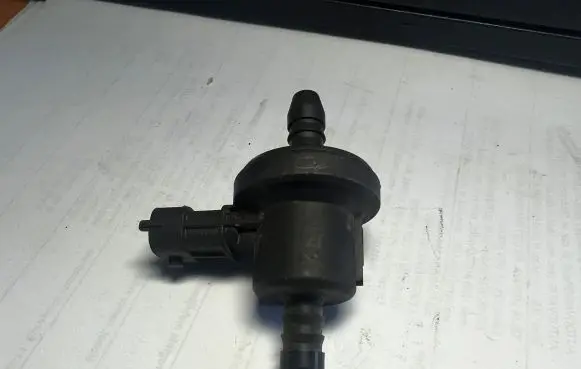 Opel Astra H Vacuum valve 55353802