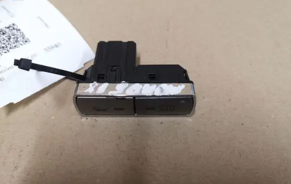 Ford Mondeo MK IV Windscreen/window heater switch 3M2T18K574AC