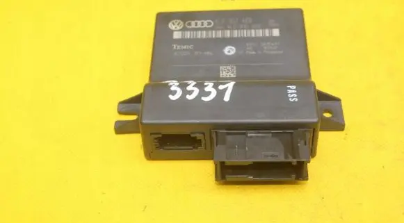 Audi A6 S6 C6 4F Gateway control module 4L0907468