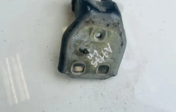 Chrysler Pacifica Rear door lower hinge