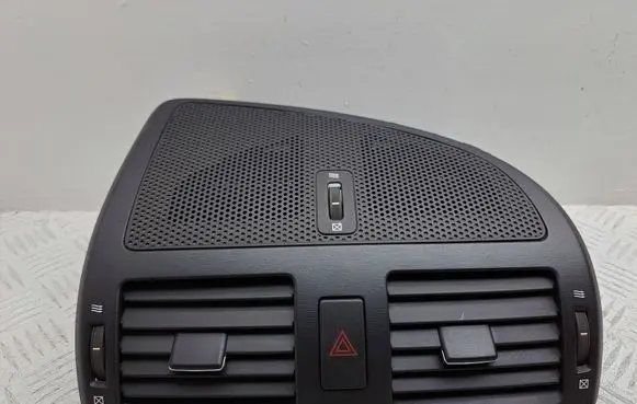 Toyota Avensis T270 Dash center air vent grill 5567005090 5567005110 8433205060