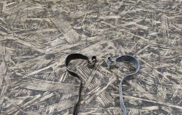Mercedes-Benz SL R107 Radiator mount bracket