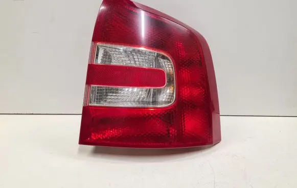 Skoda Octavia Mk2 (1Z) Rear/tail lights 1Z9945 1Z9945258