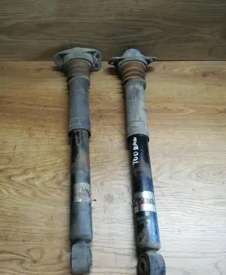 Rear shock absorber/damper