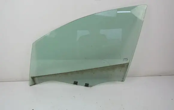Renault Clio I Front door window glass four-door 
