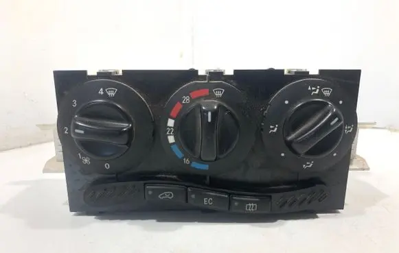 Mercedes-Benz A W168 Climate control unit 1688300485 0121899 479703997