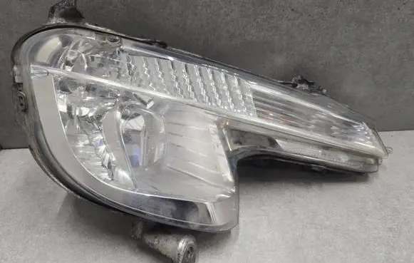 Peugeot 508 Front fog light 9670476180