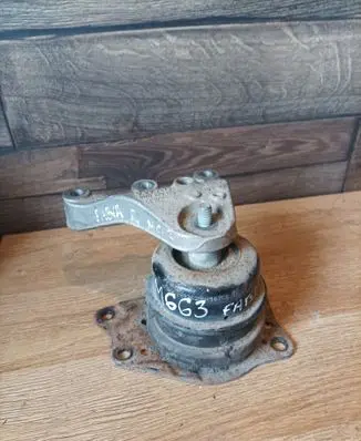 Skoda Fabia Mk1 (6Y) Engine mount bracket