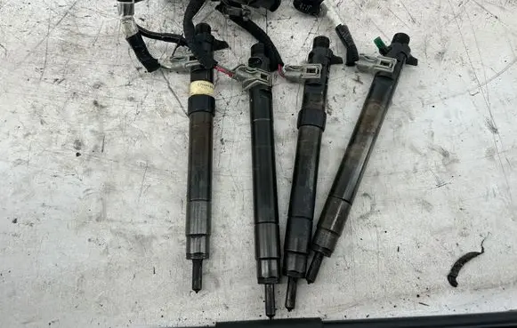Citroen C4 I Picasso Fuel injectors set 9686191080 EMBR00101D