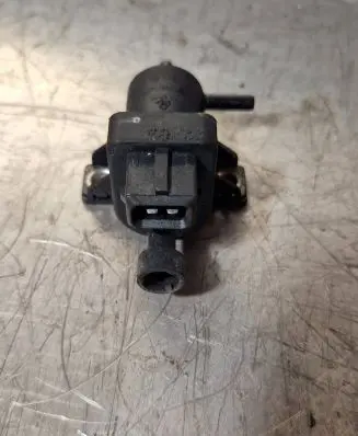 Renault Koleos I Turbo solenoid valve 8200762597