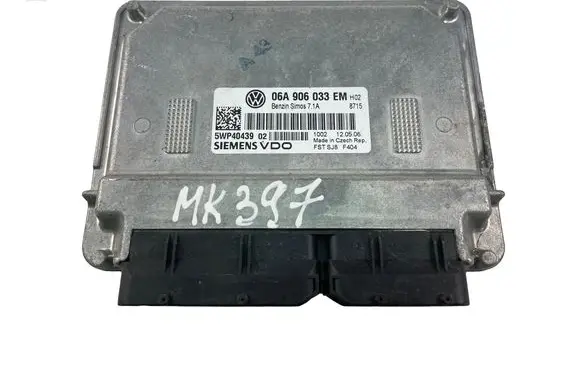 Volkswagen Golf V Engine control unit/module ECU 06A906033EM