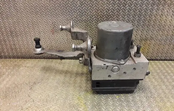 Mercedes-Benz A W169 ABS Pump 0265950986 0064316312