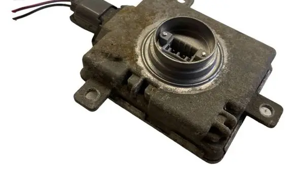 Mazda 5 Headlight ballast module Xenon W3T20671