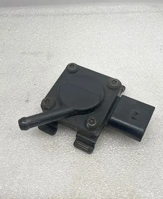 BMW 1 E81 E87 Exhaust gas pressure sensor 7789219