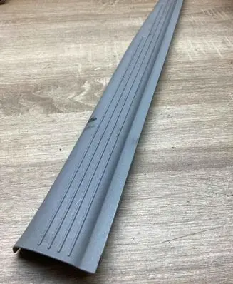 Mercedes-Benz E W211 Front sill trim cover A2116801835