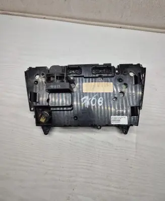 Volvo V70 Climate control unit 30746023 06W20E02 M419BD00123