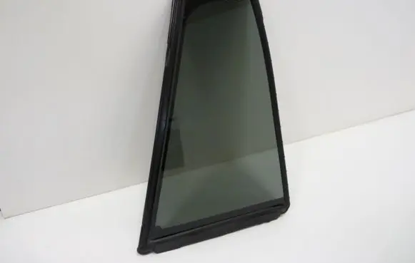 Subaru Levorg Sliding door window/glass 62284VA020