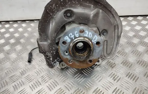 BMW X1 F48 F49 Front wheel hub 6876646 6876854
