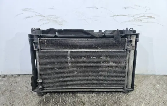 Lexus CT 200H Radiator set 4221347780 1002222151 1636337020