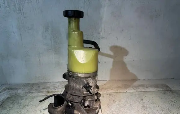 Ford Galaxy Power steering pump 6G913K514