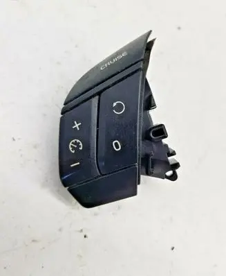 Volvo XC90 Steering wheel buttons/switches 8685478 nr2533