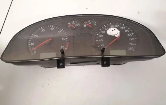 Volkswagen PASSAT B5 Speedometer (instrument cluster) 3b1919880 110.008.920