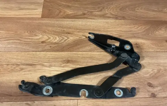 Audi A4 S4 B7 8E 8H Tailgate/trunk/boot hinge 8E5827301C