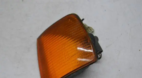 Volkswagen PASSAT B3 Front indicator light 133717