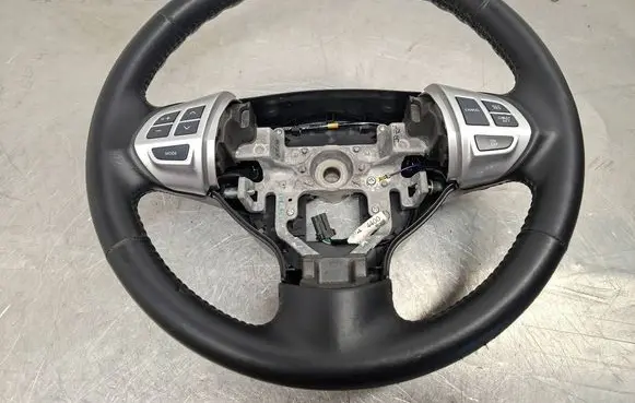Mitsubishi Outlander Steering wheel