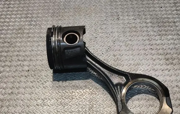 Piston with connecting rod