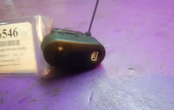 Renault Kangoo I Windscreen/window heater switch 093829B