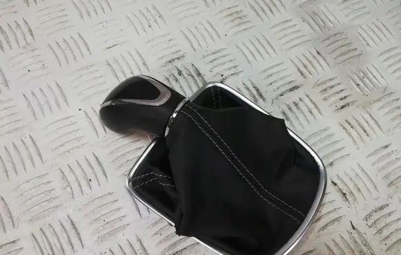 Ford Fiesta Gear lever shifter trim leather/knob