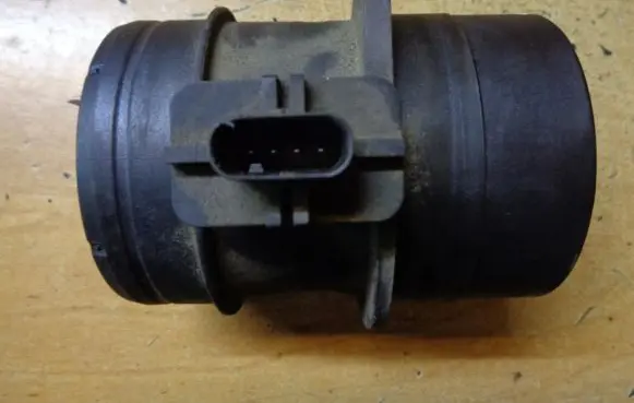 Skoda Yeti (5L) Mass air flow meter 03L906461A