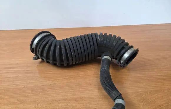 KIA Sportage Air intake hose/pipe 28130D3100