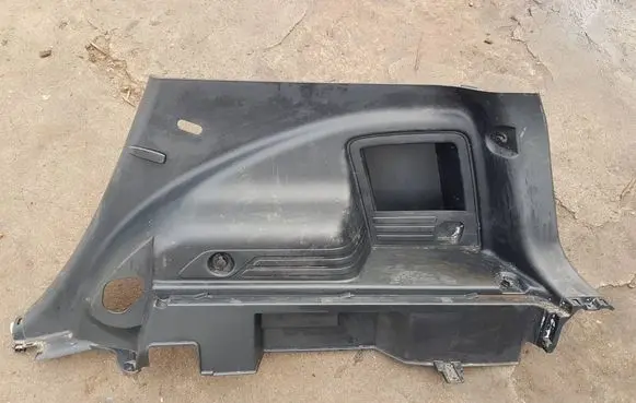 Trunk/boot side trim panel