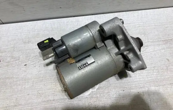 Opel Crossland X Starter motor 9671530880