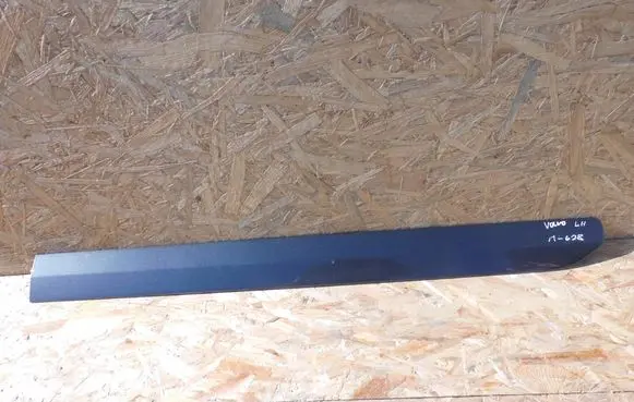Ford Courier Front door trim (molding) ET7629427C